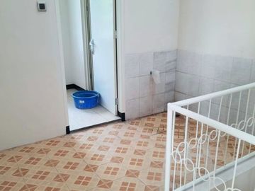 Rumah hook 2 lantai baru renovasi Pantai Mentari Carport 1 mobil umsse