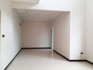 Rumah hook 2 lantai baru renovasi Pantai Mentari Carport 1 mobil umsse