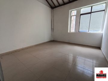 bodega en arriendo en la candelaria. Cod A5519