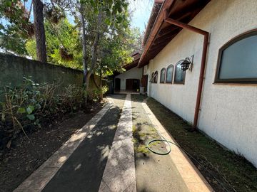 Amplia casa en Av Alemania
