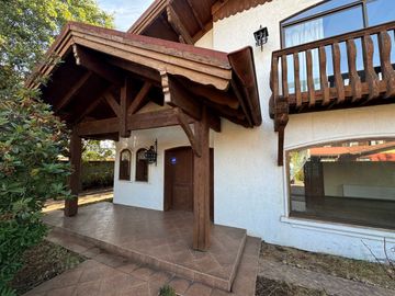 Amplia casa en Av Alemania