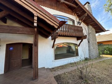 Amplia casa en Av Alemania