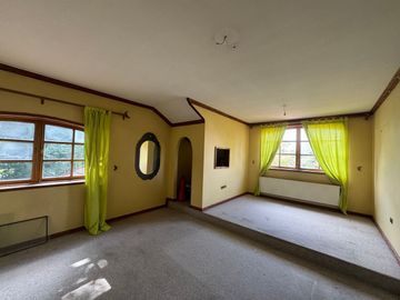 Amplia casa en Av Alemania