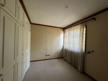Amplia casa en Av Alemania