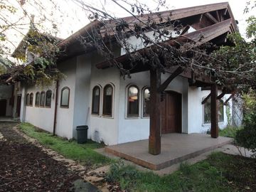 Amplia casa en Av Alemania