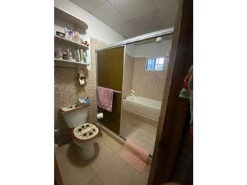 VENDO/ALQUILO CASA RESIDENCIAL EN LOS ALGARROBOS