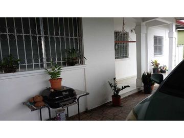 VENDO/ALQUILO CASA RESIDENCIAL EN LOS ALGARROBOS