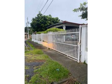 VENDO/ALQUILO CASA RESIDENCIAL EN LOS ALGARROBOS