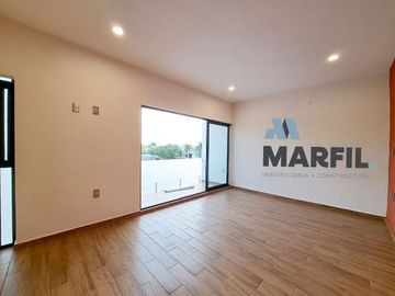 Venta de Casa con Alberca en Coto Privado al Norte de Colima