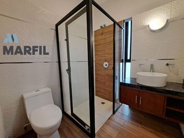 Venta de Casa con Alberca en Coto Privado al Norte de Colima