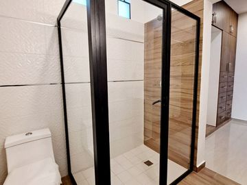 Venta de Casa con Alberca en Coto Privado al Norte de Colima