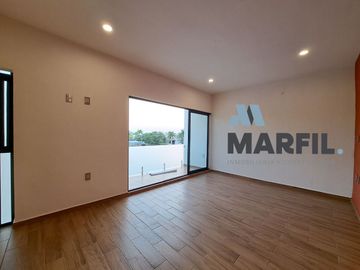 Venta de Casa con Alberca en Coto Privado al Norte de Colima