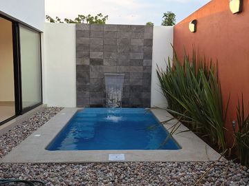 Venta de Casa con Alberca en Coto Privado al Norte de Colima