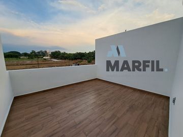 Venta de Casa con Alberca en Coto Privado al Norte de Colima
