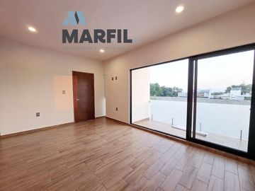 Venta de Casa con Alberca en Coto Privado al Norte de Colima