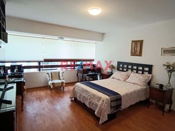 ¡OPORTUNIDAD ÚNICA EN MIRAFLORES!
Venta de Departamento en una ubicación privilegiada de Miraflores. Este encantador hogar, totalmente confortable co