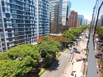 ¡OPORTUNIDAD ÚNICA EN MIRAFLORES!
Venta de Departamento en una ubicación privilegiada de Miraflores. Este encantador hogar, totalmente confortable co