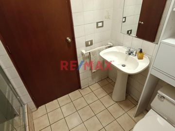¡OPORTUNIDAD ÚNICA EN MIRAFLORES!
Venta de Departamento en una ubicación privilegiada de Miraflores. Este encantador hogar, totalmente confortable co