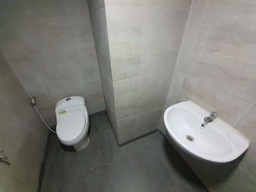 Dijual ruko atau gedung perkantoran 4 lantai Pancoran Jakarta Selatan
