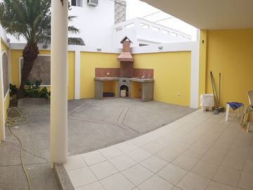 Capaes-Villa Marina: Se Vende Casa Cerca del Mar en Capaes