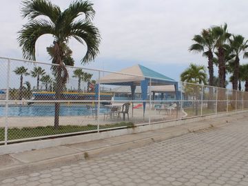 Capaes-Villa Marina: Se Vende Casa Cerca del Mar en Capaes