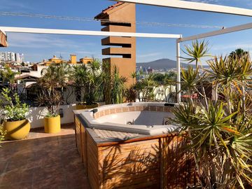 Casa en Venta, Zona Segura y Exclusiva con Magnificas Vistas a La Ciudad