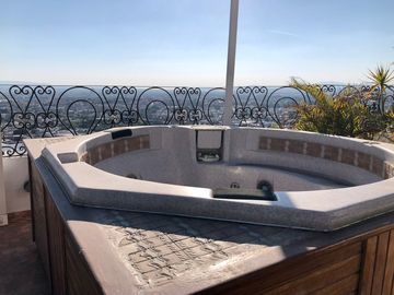 Casa en Venta, Zona Segura y Exclusiva con Magnificas Vistas a La Ciudad