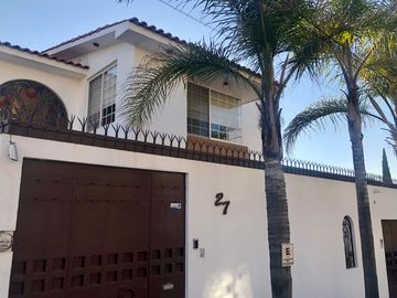 Casa en Venta, Zona Segura y Exclusiva con Magnificas Vistas a La Ciudad