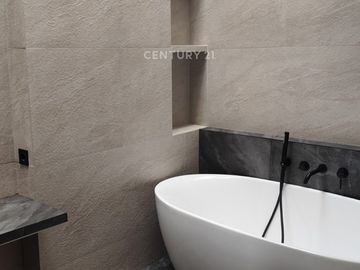 Rumah Brand New Di BCS Kelapa Gading Jakarta Utara Unit Furnish
