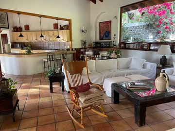 Casa en Fraccionamiento en Club de Golf Hacienda San Gaspar Jiutepec - TBR-937-Fr
