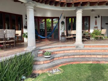 Casa en Fraccionamiento en Club de Golf Hacienda San Gaspar Jiutepec - TBR-937-Fr