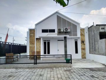 Jual Rumah Murah Konsep Scandinavian di Dekat Gerbang Toll Jogja Solo