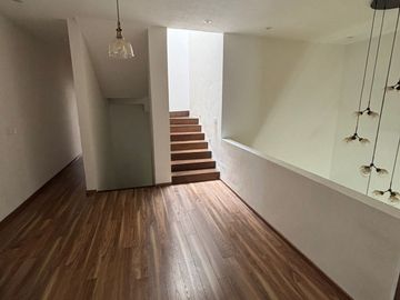 CASA EN VENTA EN LOMAS DE CHAPULTEPEC SLP.