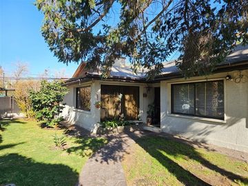 Casa en venta de 5 dorm. en La Reina
