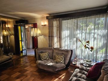 Casa en venta de 5 dorm. en La Reina