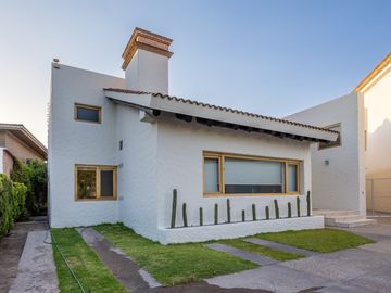 VENTA CASA EN LOMAS 3A