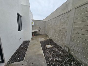 Venta de Casa de 3 Recámaras en Montellano2, Villa de Álvarez Colima