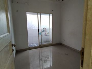 Rumah Bagus kenari PIK,3 lantai,hadap barat,harga 3,3M