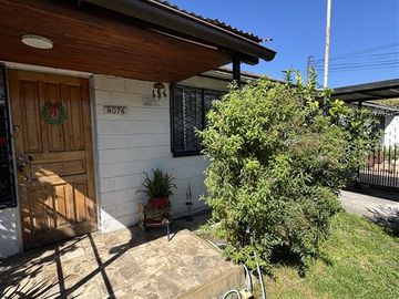 Bella Casa en venta 3d,1b,1e, comuna de Cerrillos.