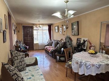 Bella Casa en venta 3d,1b,1e, comuna de Cerrillos.
