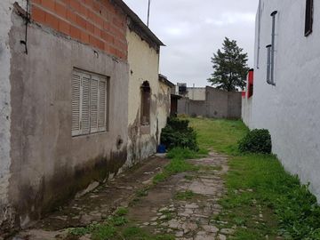 SE VENDE EXCELENTE DEMOLICION 10X50 DENTRO de las 4 AVENIDAS