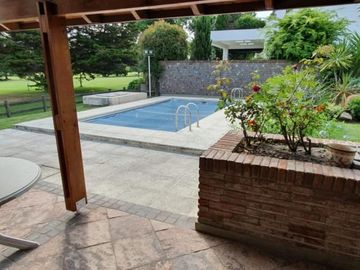 Chalet sobre Golf en San Miguel Country de Ghiso