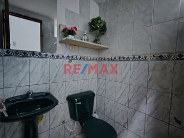 🏠 Casa en Venta a Precio de Terreno – Hogar Policial, Villa María del Triunfo
Si estás buscando una oportunidad real para construir, invertir o estab