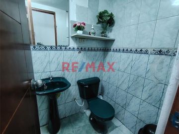 🏠 Casa en Venta a Precio de Terreno – Hogar Policial, Villa María del Triunfo
Si estás buscando una oportunidad real para construir, invertir o estab