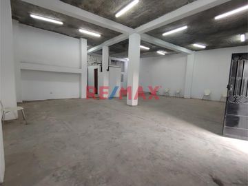 🏠 Casa en Venta a Precio de Terreno – Hogar Policial, Villa María del Triunfo
Si estás buscando una oportunidad real para construir, invertir o estab