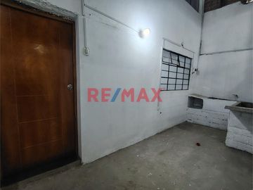 🏠 Casa en Venta a Precio de Terreno – Hogar Policial, Villa María del Triunfo
Si estás buscando una oportunidad real para construir, invertir o estab
