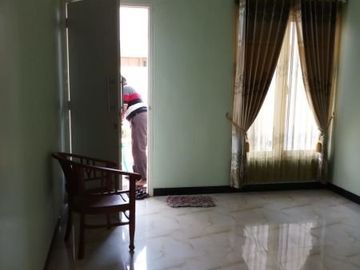 Disewakan Rumah 2 Lantai Siap Huni Di Wiyung Surabaya