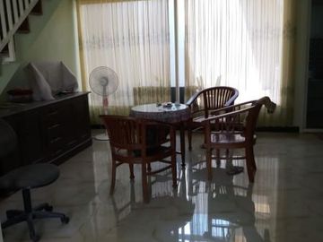 Disewakan Rumah 2 Lantai Siap Huni Di Wiyung Surabaya