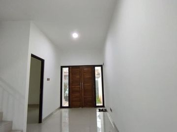 Rumah siap huni murah bebas banjir dekat sekolah di cipinang
