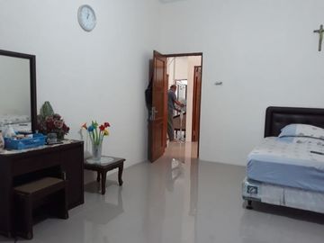 Rumah Besar dan Luas 5 Kamar Tidur dekat Candi Sambisari
